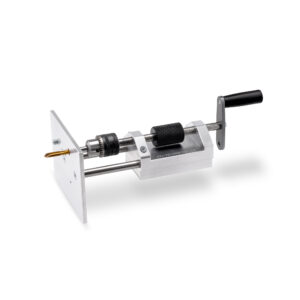 Perpendicular thread cutting tool